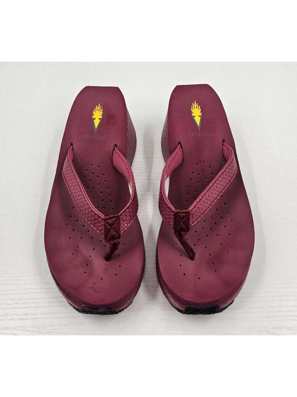 Volatile Women’s Size 7 Burgundy Platform Wedge Flip Flop Sandals Y2K